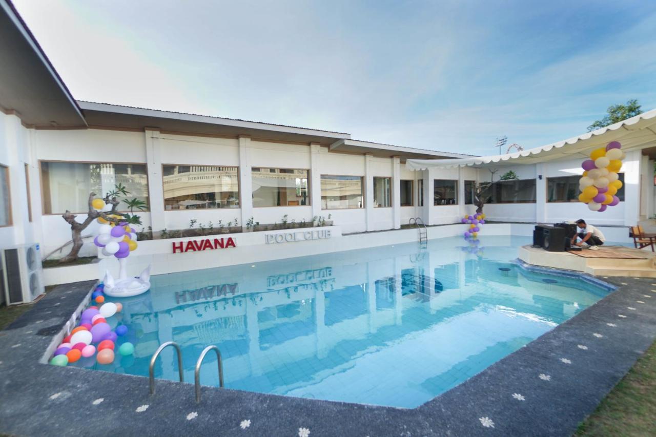 Private Pool